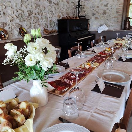 Corte Davini Agriturismo モンツァンバーノ エクステリア 写真
