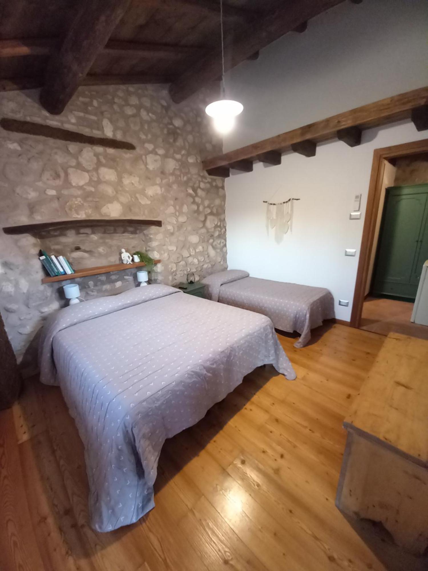 Corte Davini Agriturismo モンツァンバーノ エクステリア 写真