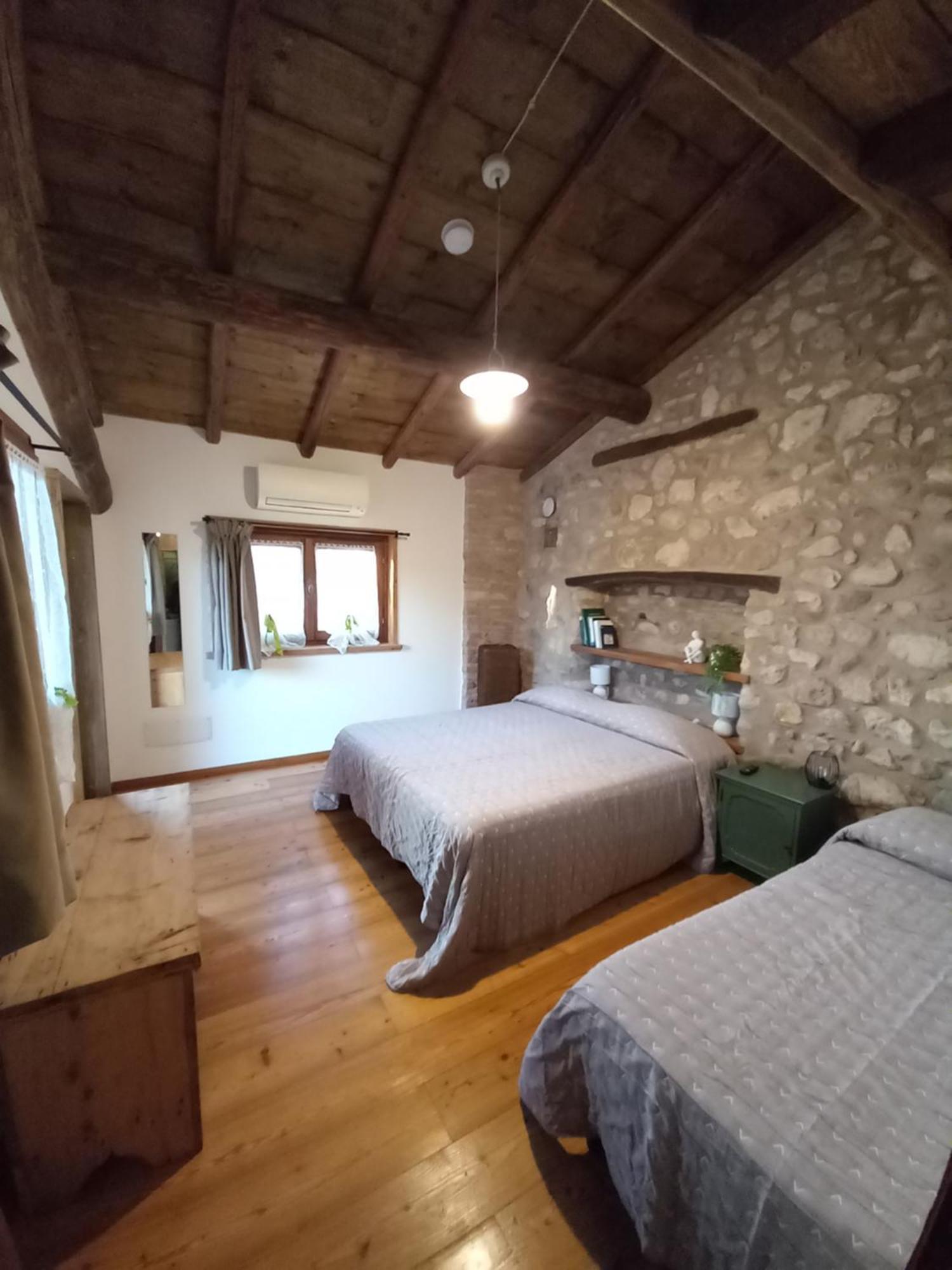 Corte Davini Agriturismo モンツァンバーノ エクステリア 写真